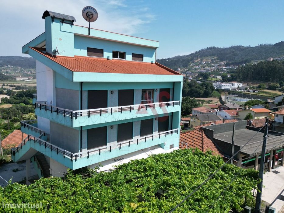 Apartamento T4 Espaçoso com Excelente Luminosidade em Roriz, Santo Tir