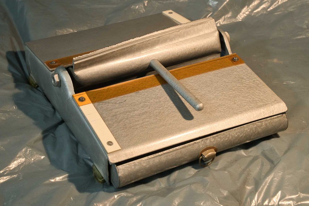 Gilotyna do zdjęć PRL, przycinanie, wycinanie krawędzi.