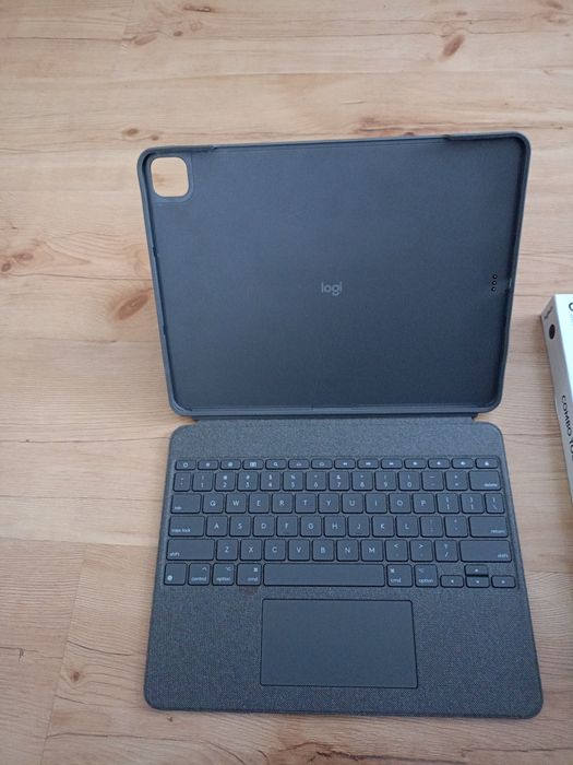 Etui combo touch Logitech-uszkodzone