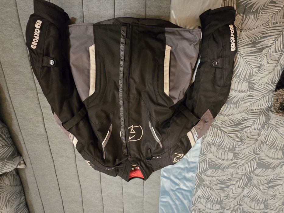 Casaco motard de homem e de mulher