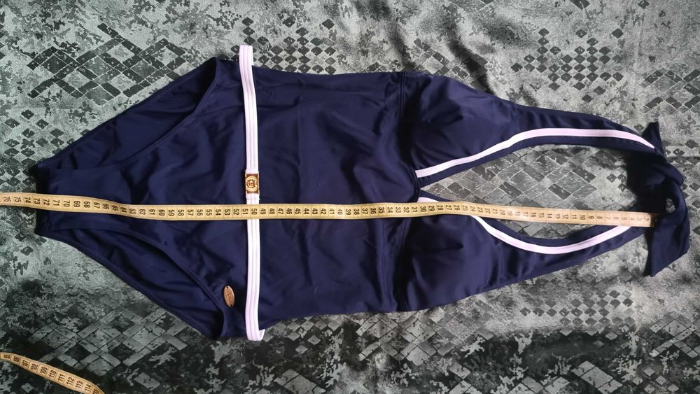 Новий гарний купальник S