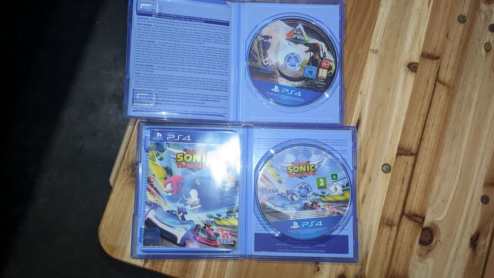 Lote 2 Jogos PS4: ARK Survival Evolved + Team Sonic Racing
Estou vende