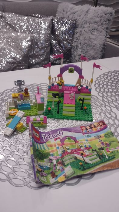 Zestaw LEGO friends 3942 Wystawa psów w Heartlake