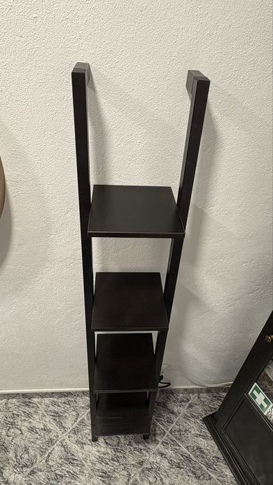 Estante em escada