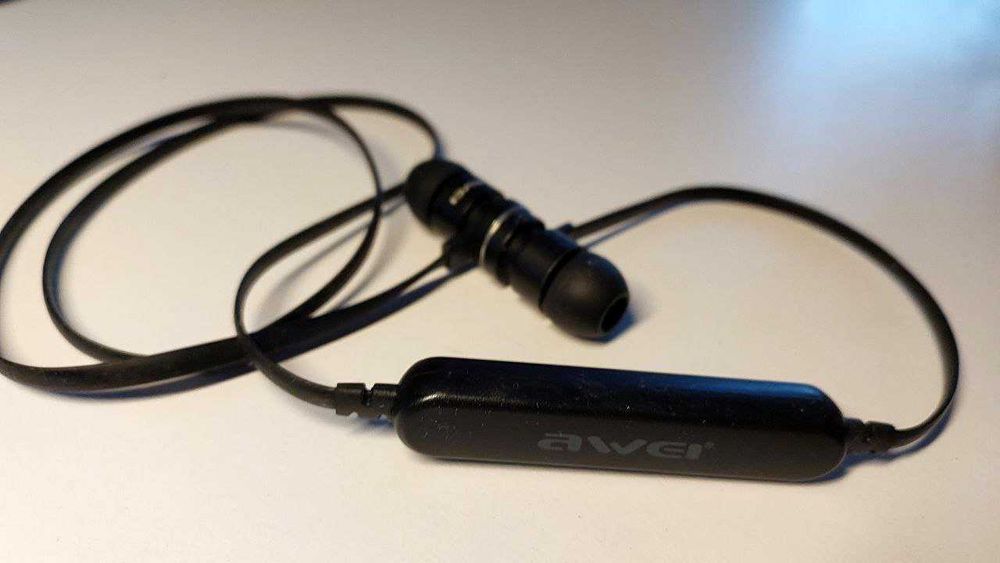 Навушники AWEI б/в, Fone Bluetooth навушники, запчастини  навушників