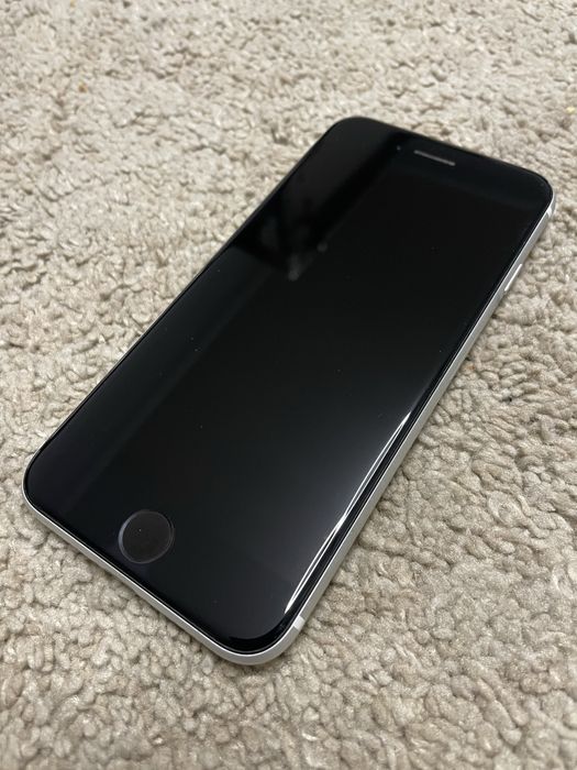 iPhone se2 2020 jak nowy