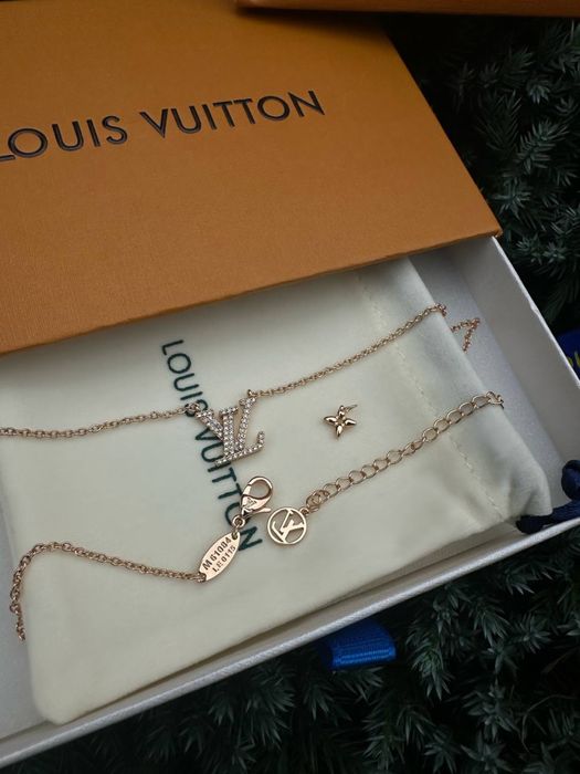 louis vuitton - купити біжутерію - Ціна на OLX.ua