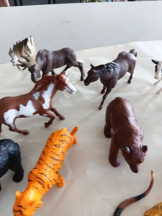 20 figuras de animais de marca com 12 cm(novos)