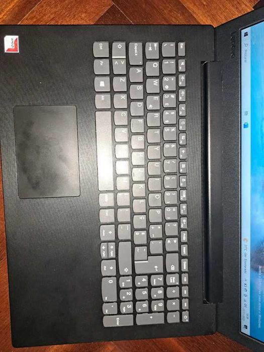 Portátil Lenovo 81MT