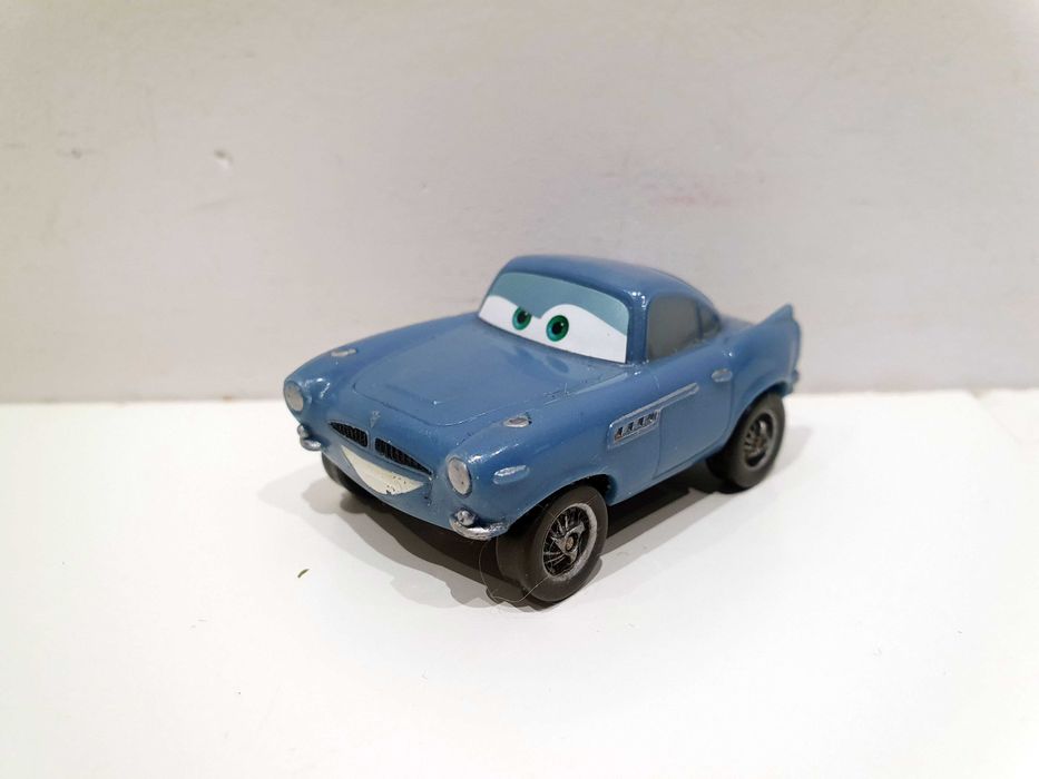 Mattel Disney Pixar Auta Cars Finn McMissile V3018