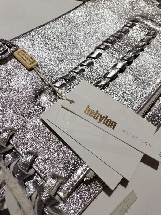 Babylon srebrna torebka.