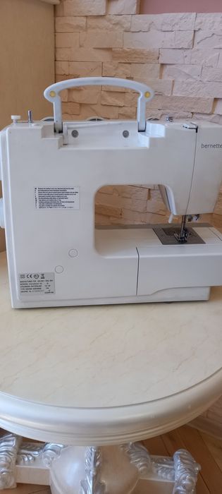 Швейна машина Bernina Bernette e 65