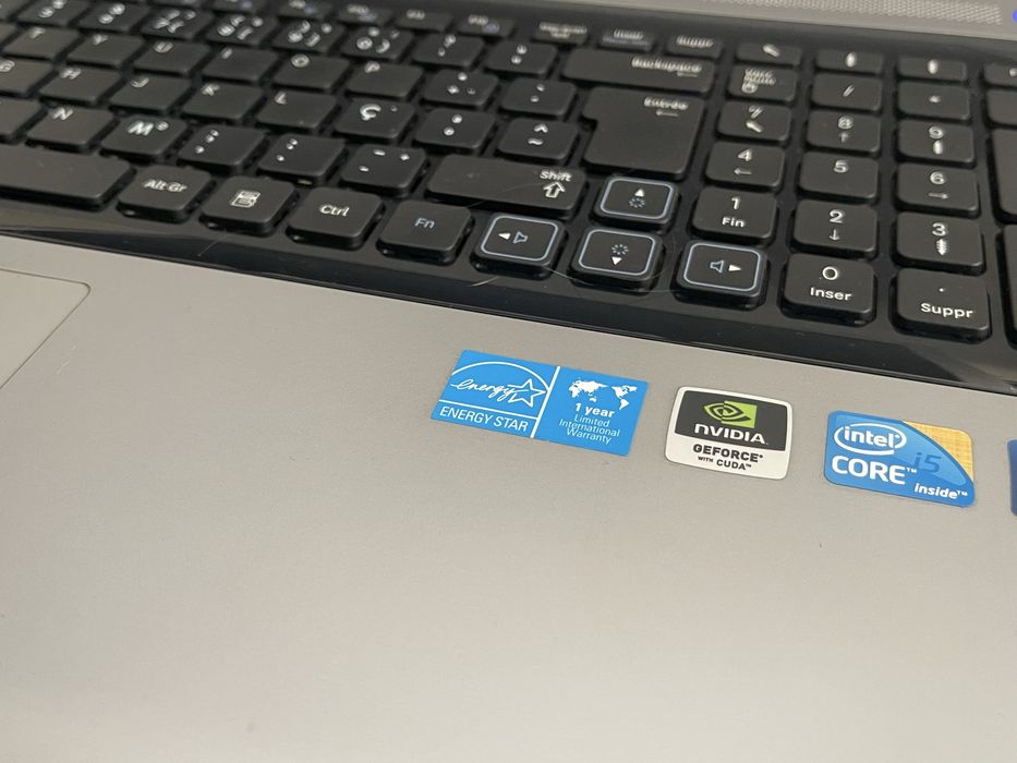 Samsung RV711 notebook