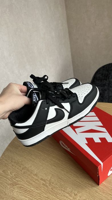Кросівки жіночі Nike SB Dunk Low White Black