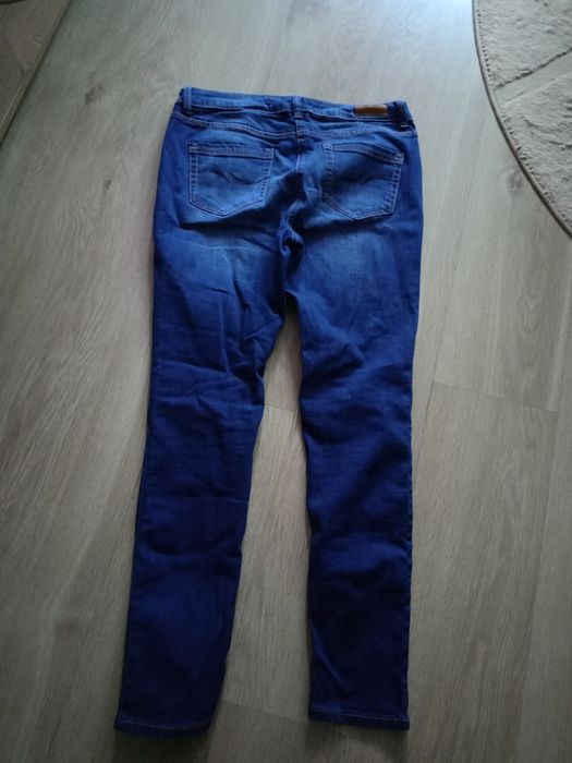 Sprzedam spodnie damskie dżinsowe