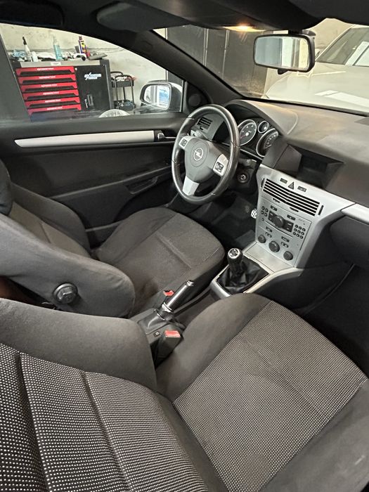 Opel Astra GTC 1.3 CDTI