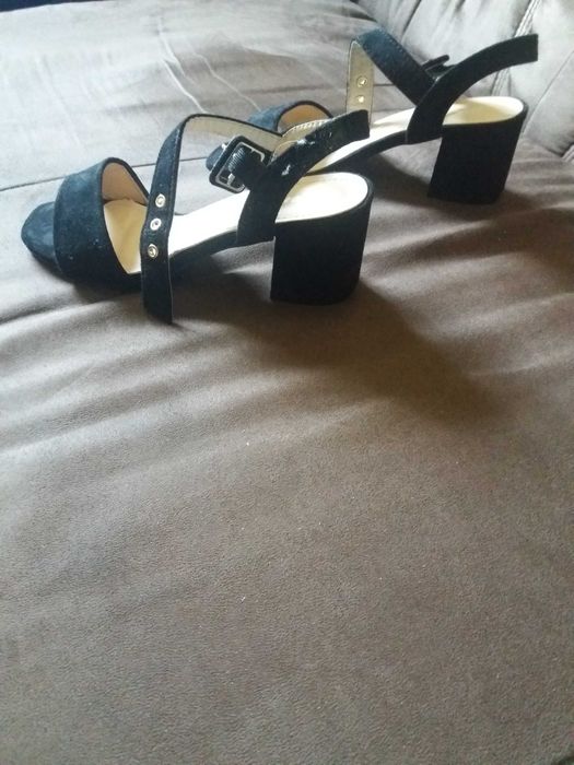 Sandalki damskie na obcasie czarne