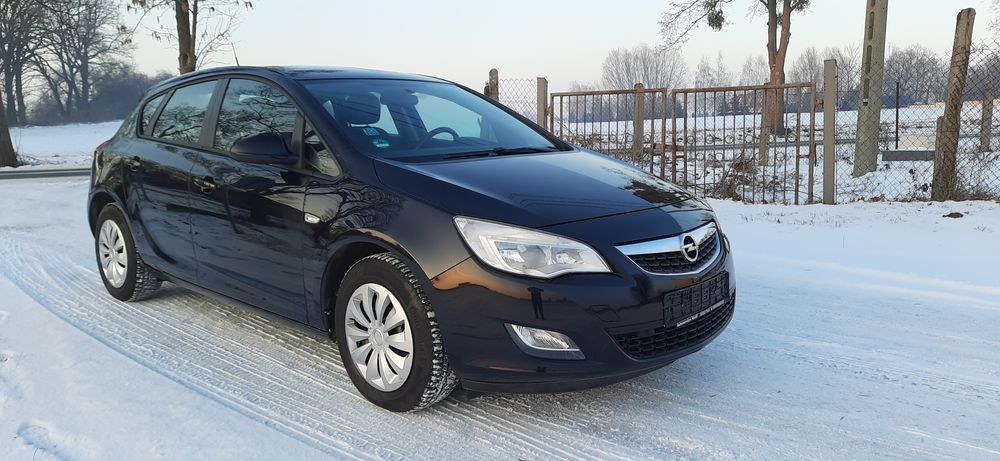 Opel Astra J 1.6b Sprowadzona Opłacona