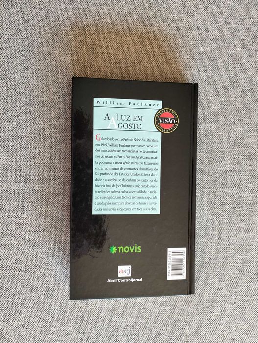 Livro "A luz em Agosto" de William Faulker