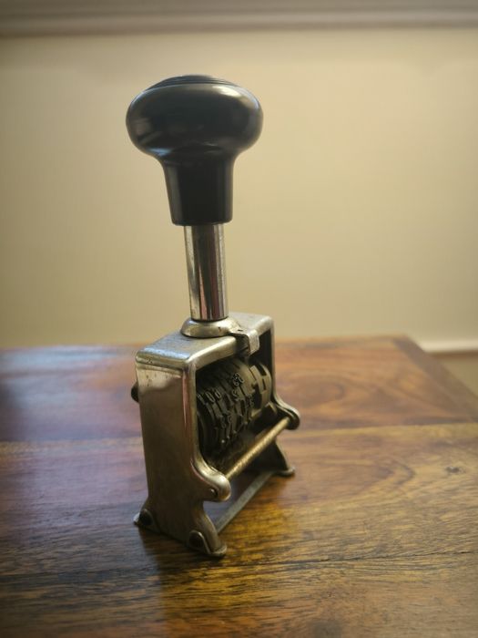 Numerador / Datador antigo