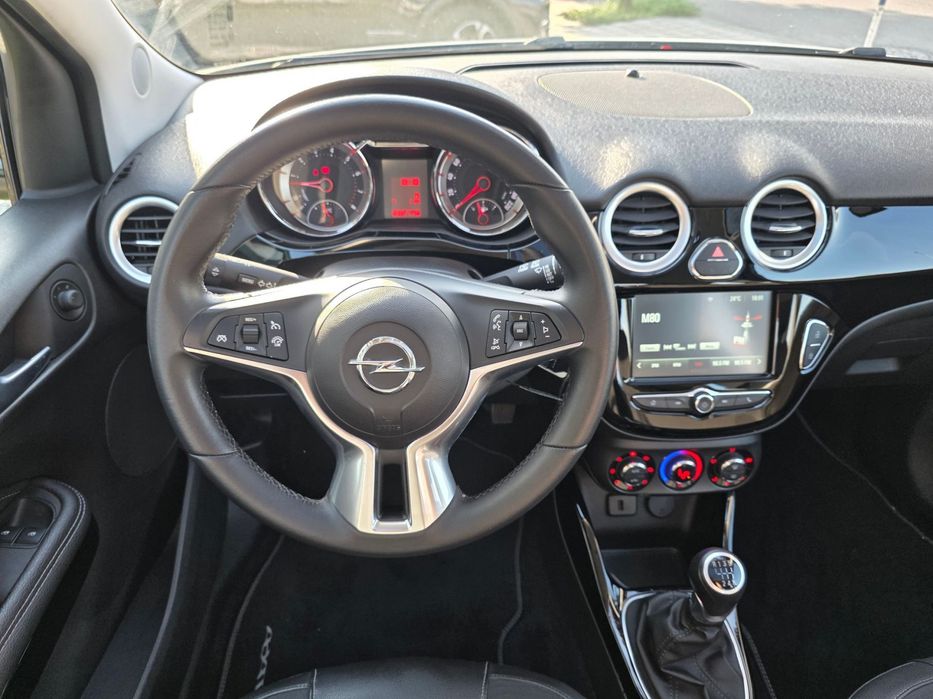 Opel Adam 1.0 T Black Jack