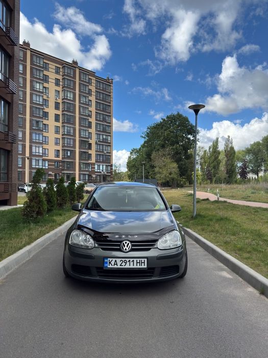 Продам Volkswagen GOLF 5 1.6 бензин