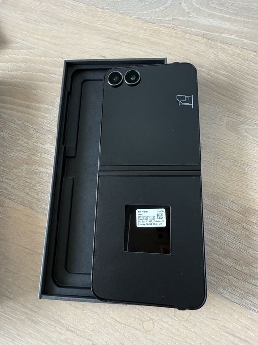 Samsung Galaxy Z Flip7 FE