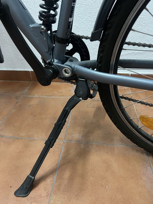 Bicicleta eletrica suspensão total