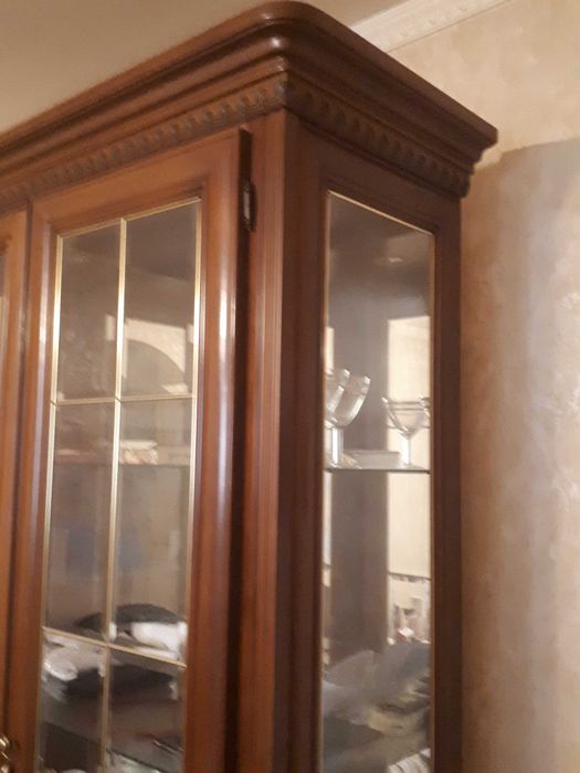 Сервант-витрина Merx