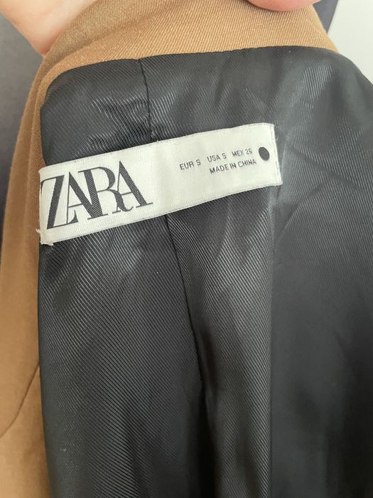 Жіночий двобортний жакет  Zara. S