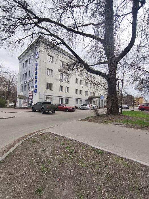 Продаж інвестиція окрема адмінбудівля про.Металургів