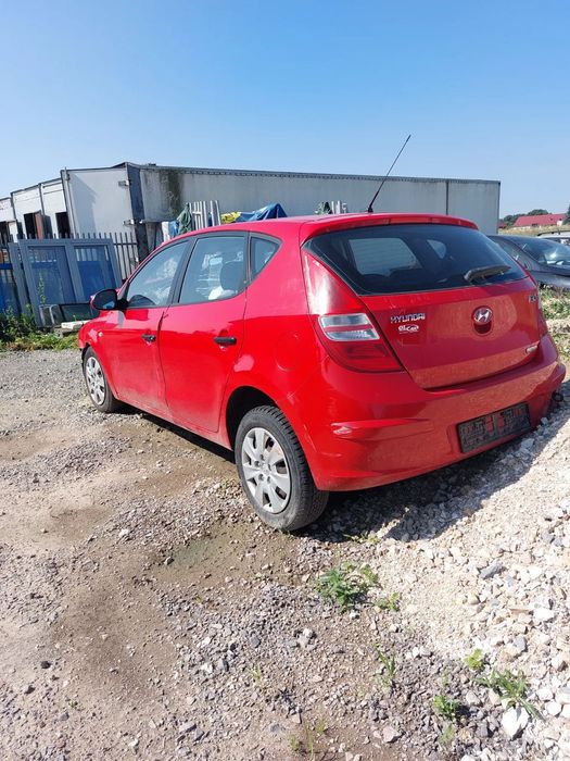 Hyundai i30 1.6 D na częśći