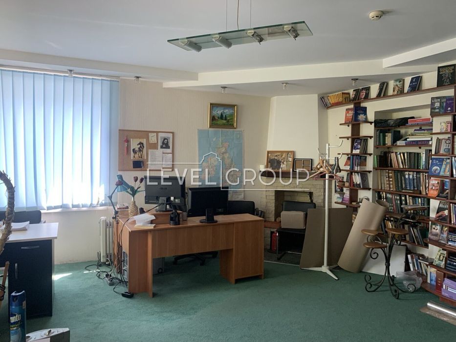 Окрема будівля (ОСЗ) з ділянкою 21 сотка та складом. Куренівка