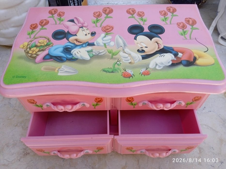 Guarda jóias para menina