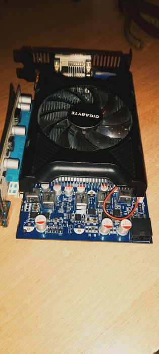 Видеокарта GIGABYTE GV r5750c 1g