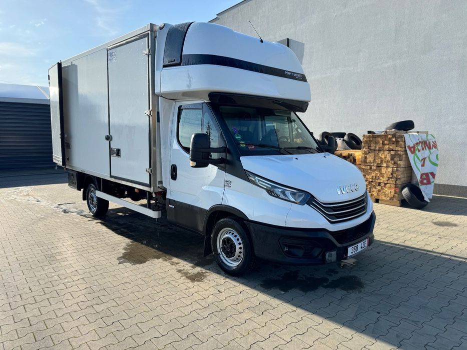 Iveco Daily 35S18  Hi-Matic 8 palet Max Wyposażenie Themo-king V300 max Spectrum