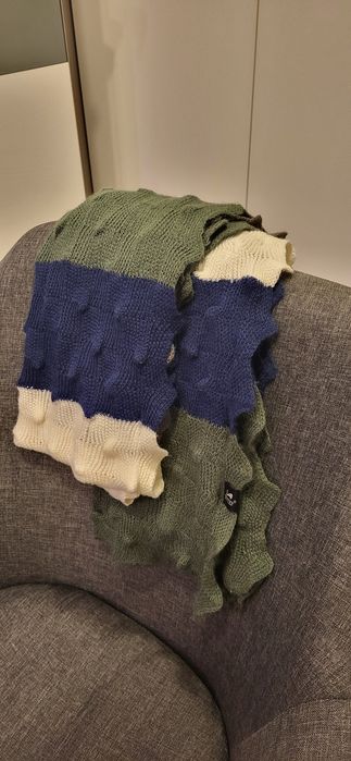 В'язанний шарф сіро біло синій