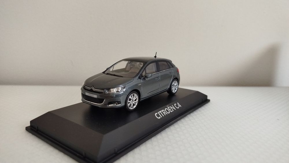 Miniatura Citroen C4 Nova 1/43