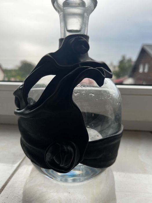 Artystyczna Karafka Szklana z Czarną Dekoracją 3D (Róże) + Szklany Korek