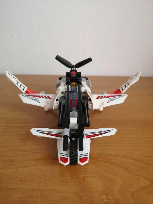 Lego Technic (42057) Ultra lekki Helikopter 2w1