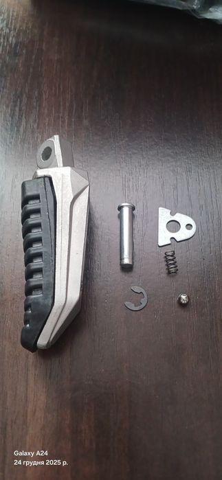 Підніжки для Suzuki Inazuma V-Strom DL650  Falcon GSX1300R/650F/1400 з