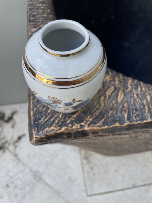 Duas Pecas Porcelana Decorativas