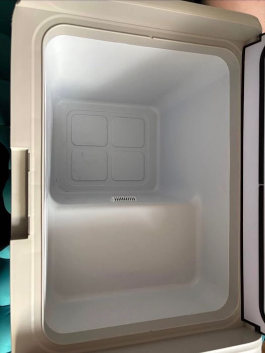 Caixa térmica com compressor