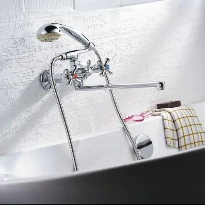 Змішувач для ванни з душем. Повний комплект.