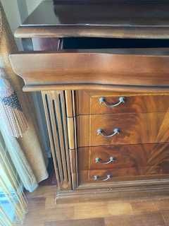 Mobília de quarto Mogno, linhas modernas