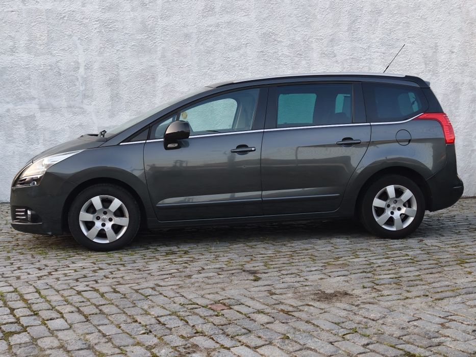 Peugeot 5008 (7 Lugares)