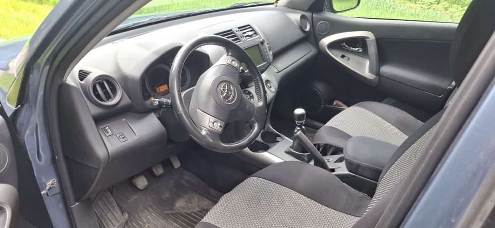 Sprzedam toyota rav4
