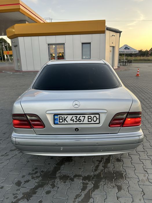 Продам авто мерседес 210