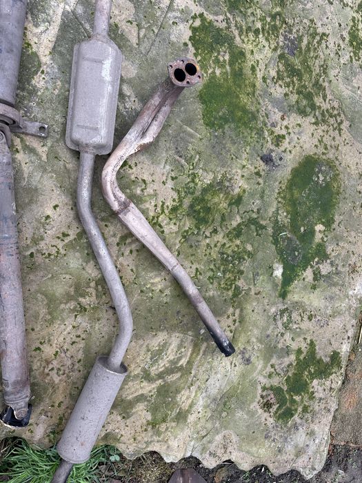 Прийомна труба / резонатор ваз