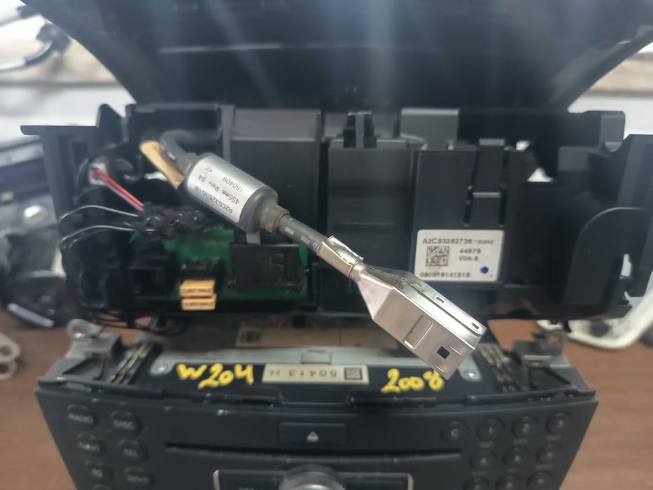 Radio Mercedes W204 Ref: A2048703596